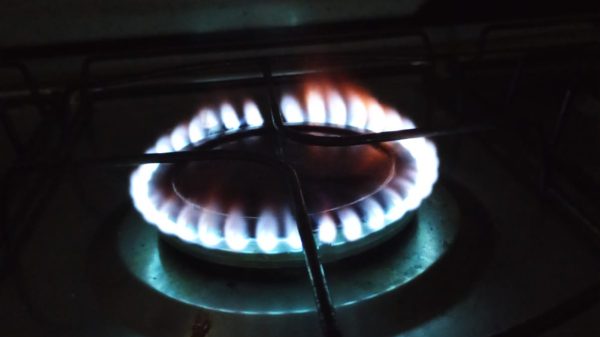 Preço do gás de cozinha sobe até R$ 6 no RN- O Núcleo de Pesquisa do Procon destacou que o preço do GLP vem subindo desde o ano passado.